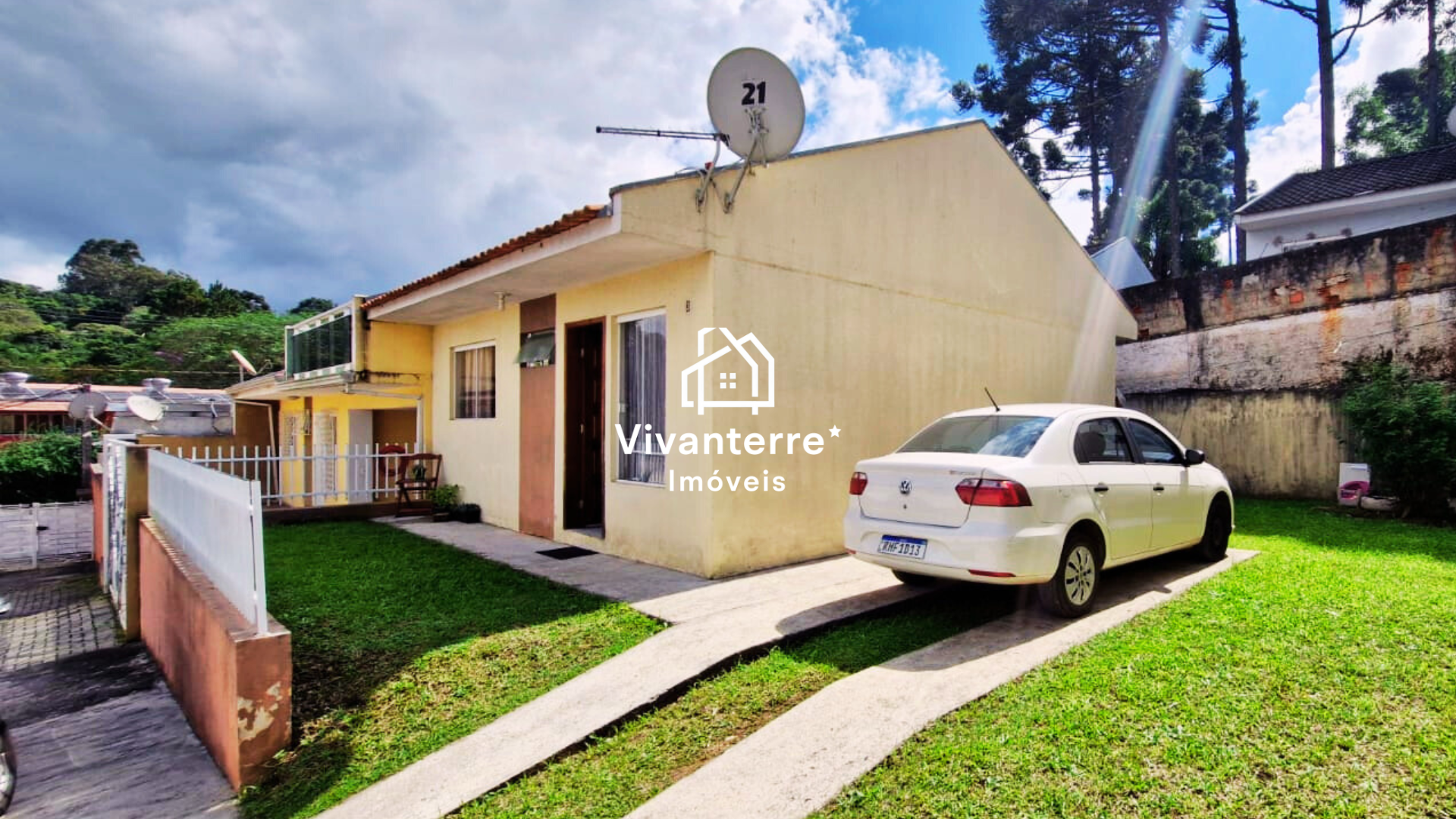 Casa à venda em Condomínio fechado, em Colombo no Bairro São Dimas