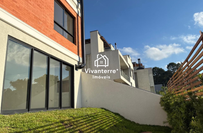 Sobrado à venda no Residencial Reserva Bonvini, em Santa Cândida, Curitiba-PR.