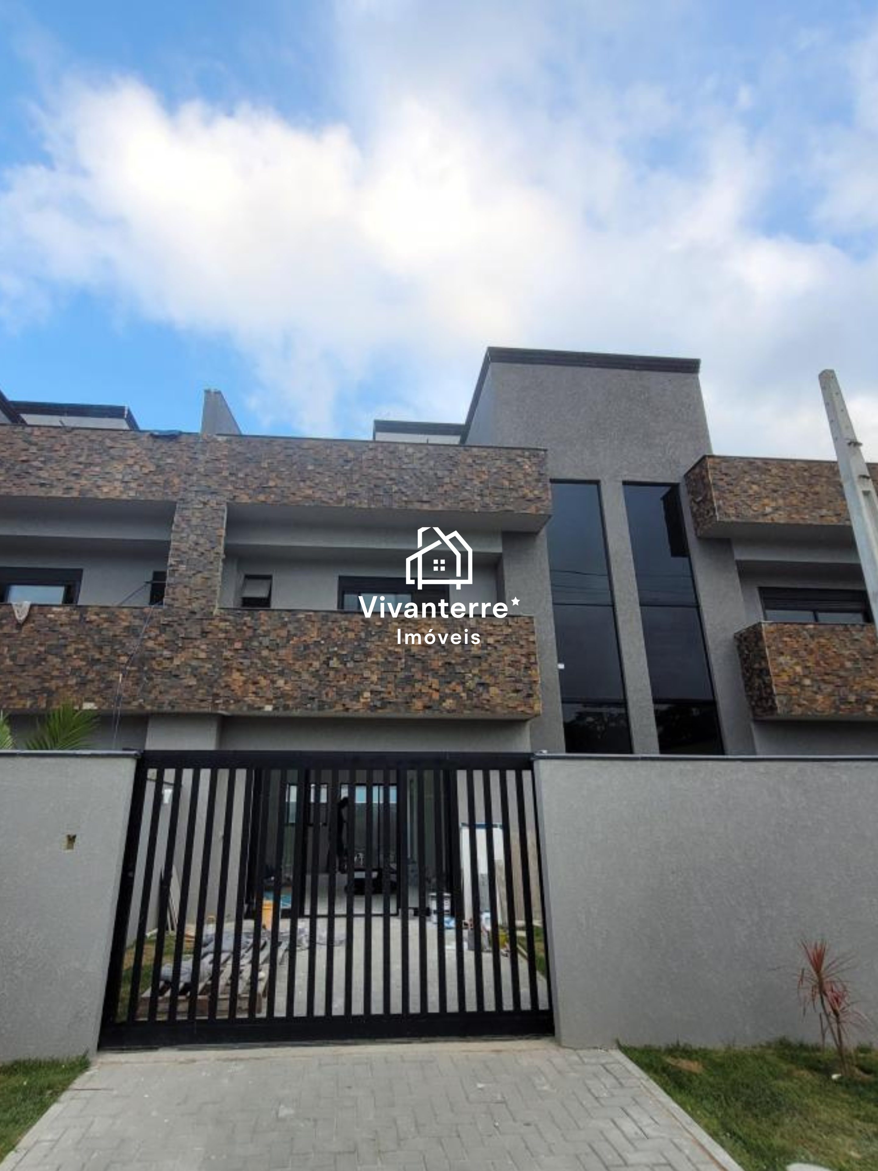 Triplex à Venda em Guaratuba-PR.