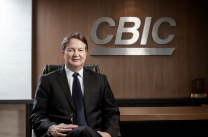 Juros precisam cair para classe média comprar mais imóveis, diz presidente da CBIC