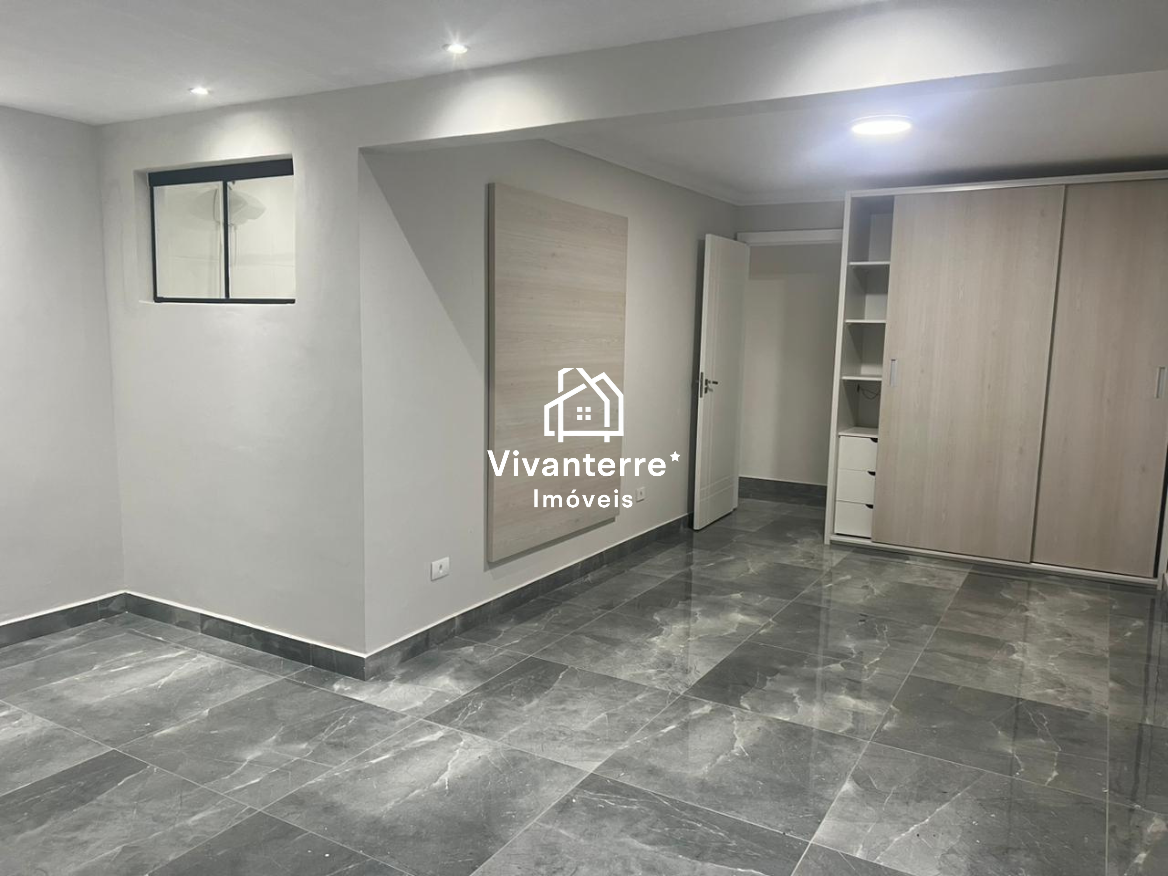 CASA DE ALTO PADRÃO COM 650 m², LAZER COMPLETO E NEGOCIAÇÃO FLEXÍVEL - SEU IMÓVEL OU BEM PODE ENTRAR NO NEGÓCIO!