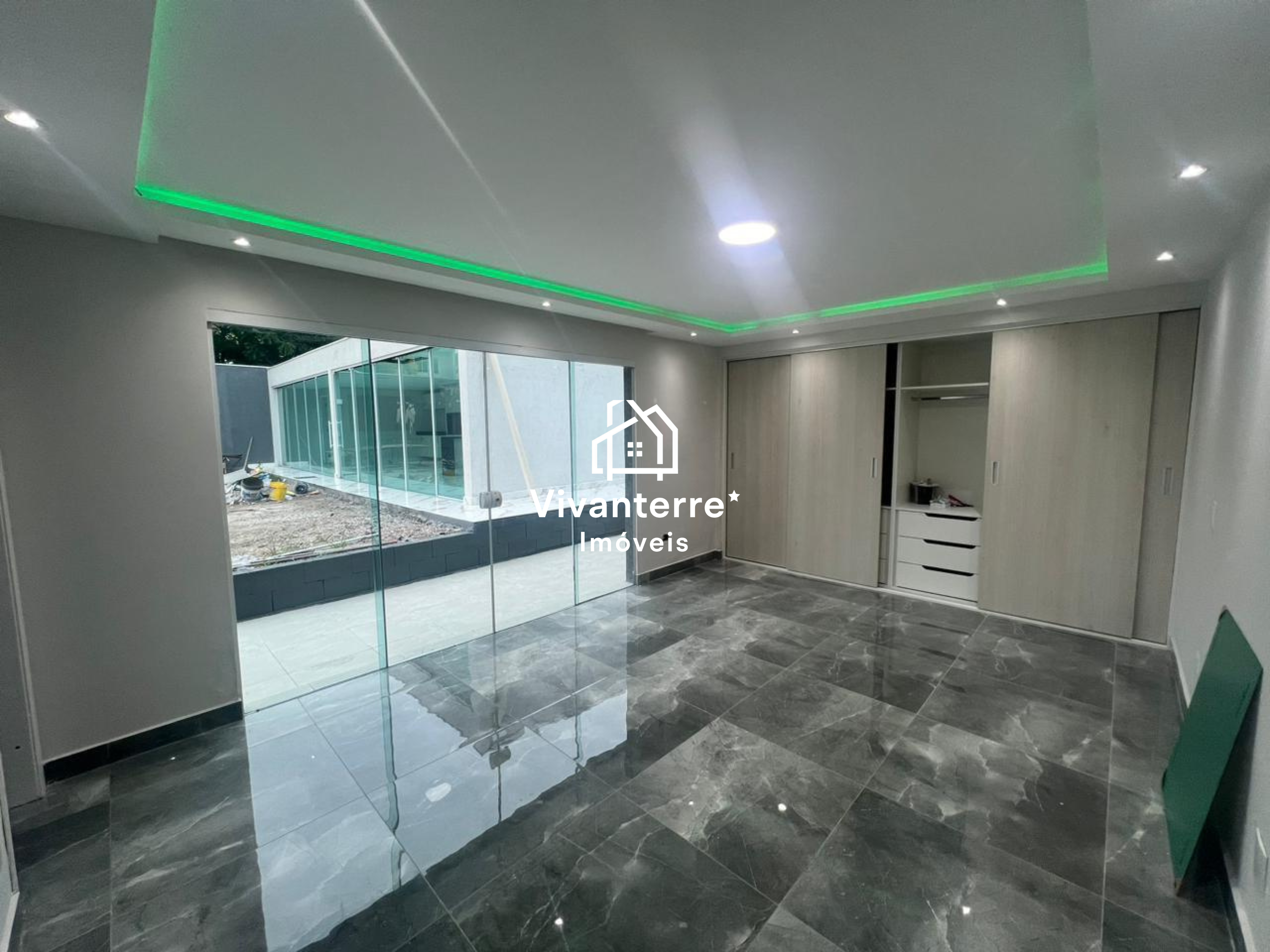 CASA DE ALTO PADRÃO COM 650 m², LAZER COMPLETO E NEGOCIAÇÃO FLEXÍVEL - SEU IMÓVEL OU BEM PODE ENTRAR NO NEGÓCIO!