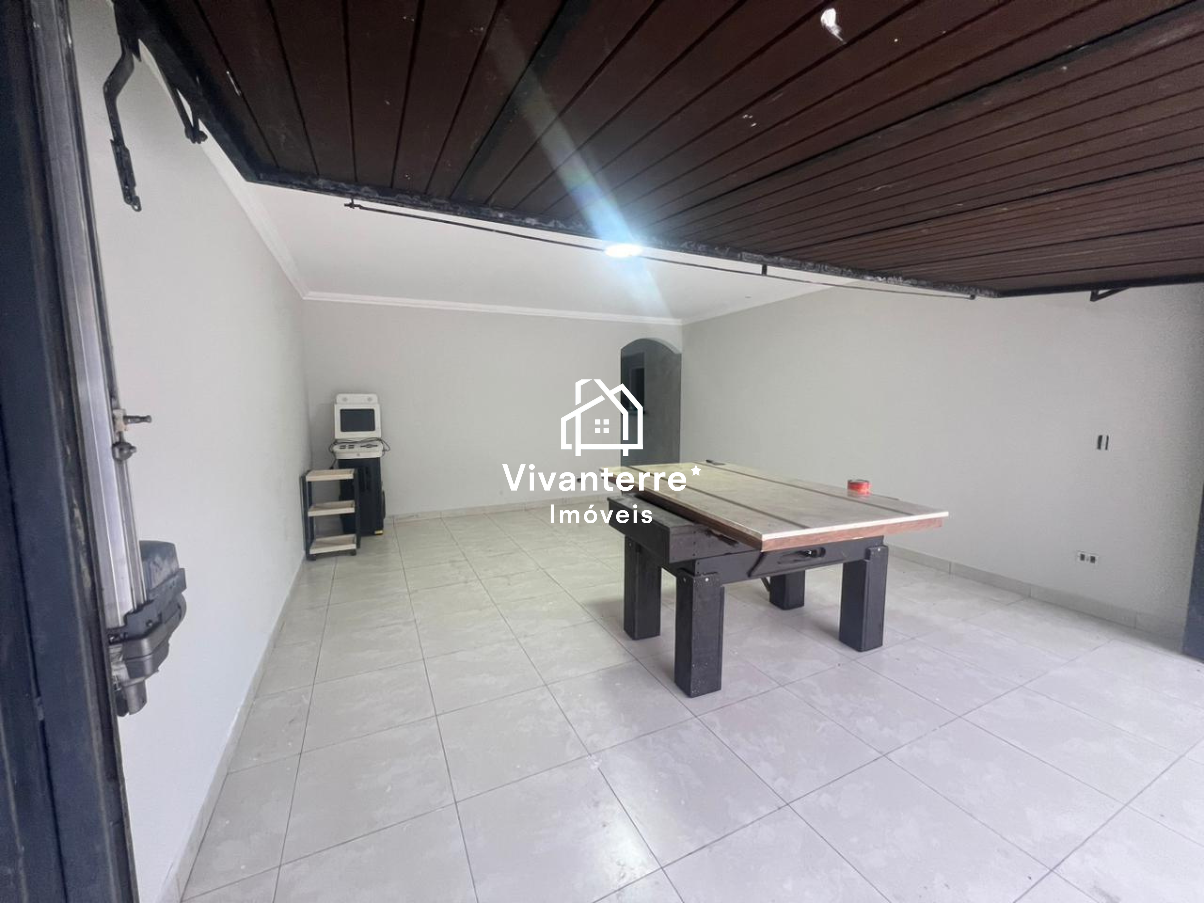 CASA DE ALTO PADRÃO COM 650 m², LAZER COMPLETO E NEGOCIAÇÃO FLEXÍVEL - SEU IMÓVEL OU BEM PODE ENTRAR NO NEGÓCIO!
