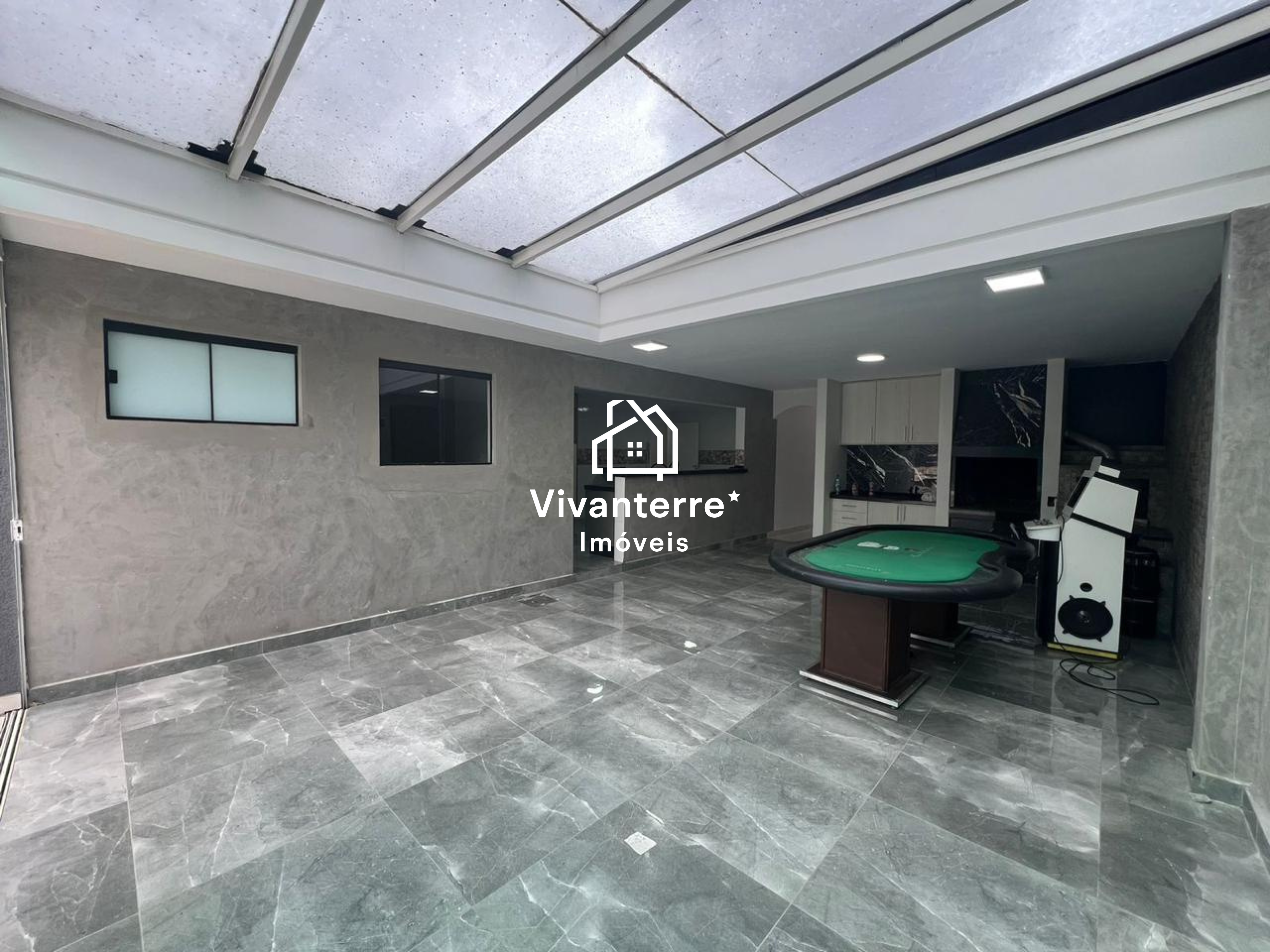 CASA DE ALTO PADRÃO COM 650 m², LAZER COMPLETO E NEGOCIAÇÃO FLEXÍVEL - SEU IMÓVEL OU BEM PODE ENTRAR NO NEGÓCIO!