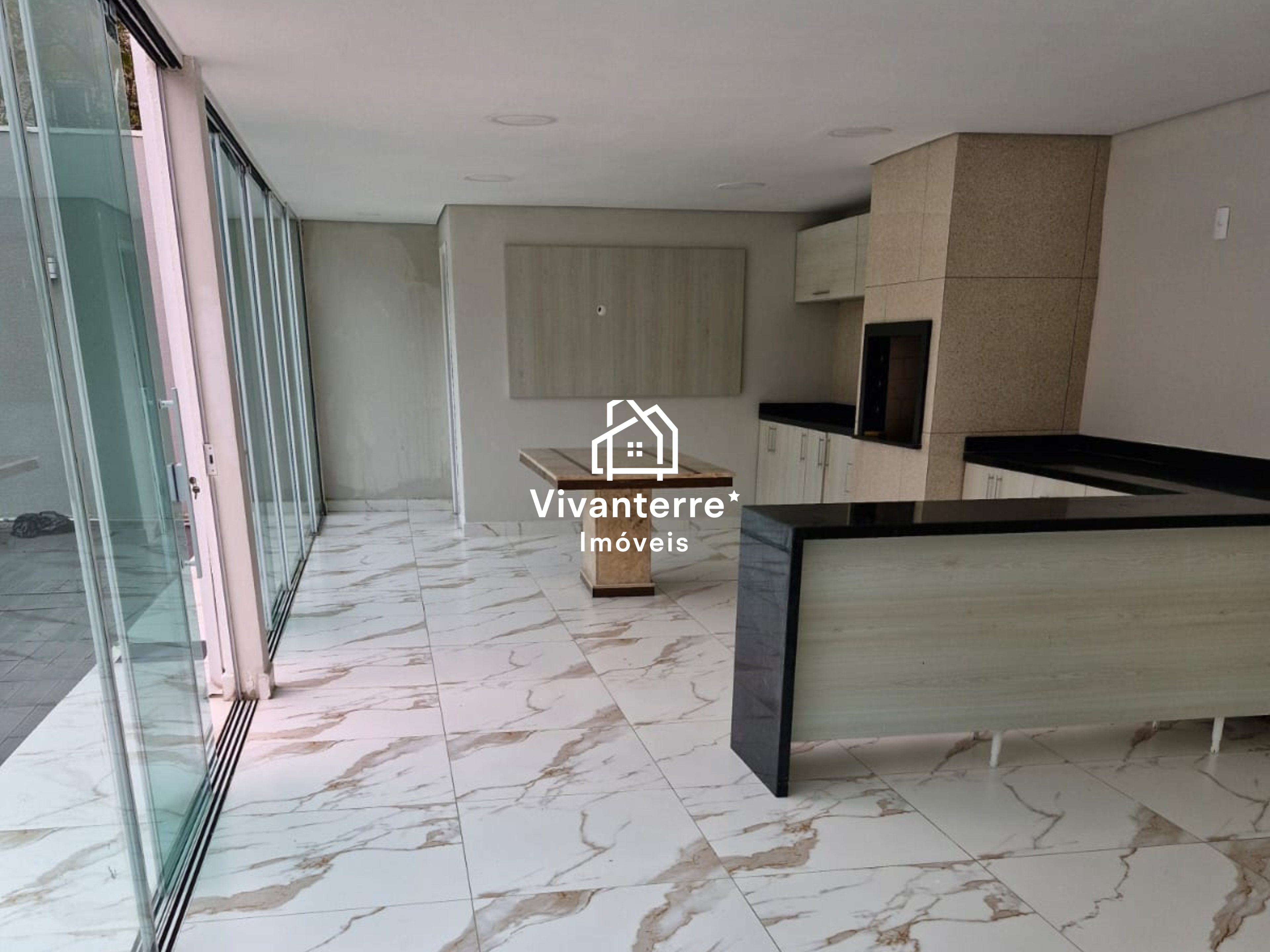 CASA DE ALTO PADRÃO COM 650 m², LAZER COMPLETO E NEGOCIAÇÃO FLEXÍVEL - SEU IMÓVEL OU BEM PODE ENTRAR NO NEGÓCIO!