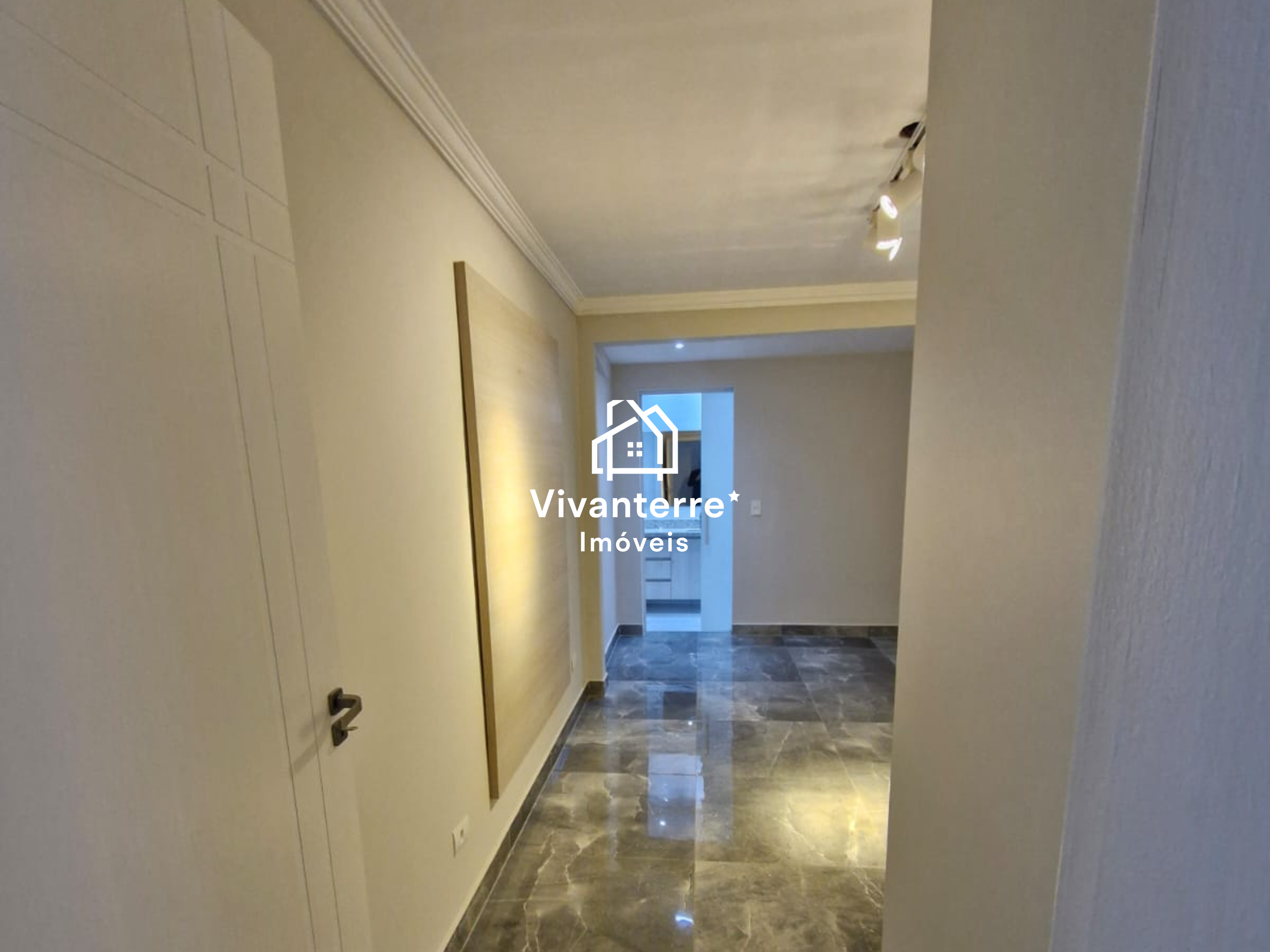 CASA DE ALTO PADRÃO COM 650 m², LAZER COMPLETO E NEGOCIAÇÃO FLEXÍVEL - SEU IMÓVEL OU BEM PODE ENTRAR NO NEGÓCIO!